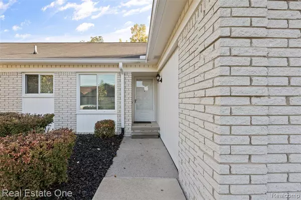 Clinton Twp, MI 48036,20455 Palms Drive