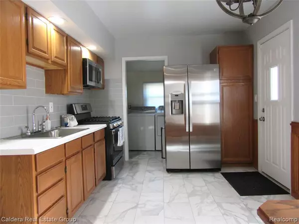 Madison Heights, MI 48071,27304 Delton Street