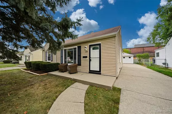 140 S Manitou Avenue, Clawson, MI