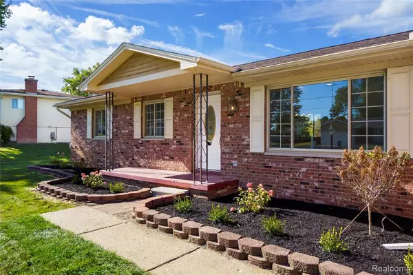 Grand Blanc, MI 48439,10030 Shadybrook Lane