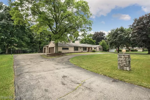 Bloomfield Hills, MI 48301,6730 Halyard Road