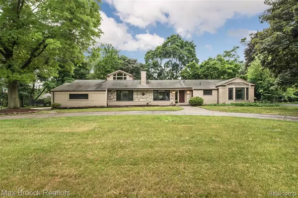 Bloomfield Hills, MI 48301,6730 Halyard Road