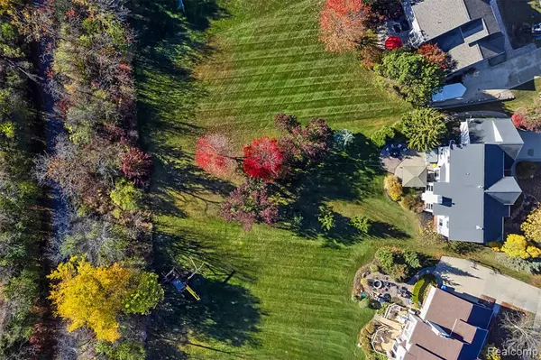 South Lyon, MI 48178,1020 Carriage Trace Boulevard