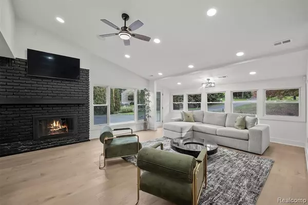 Bloomfield Hills, MI 48302,4535 Grindley Court