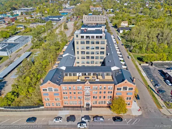 Detroit, MI 48207,6533 E Jefferson Avenue