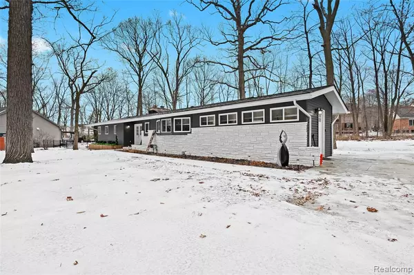 Rochester Hills, MI 48307,2566 Harrington Road