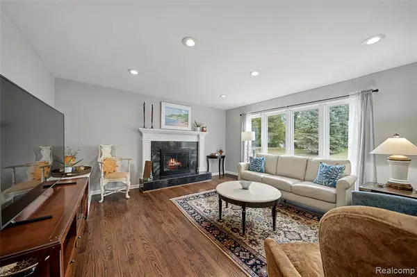 West Bloomfield, MI 48323,2622 Pine Ridge Road