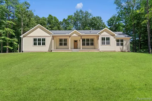 917 Chickasaw Dr, Mason, MI 48854