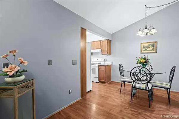 Farmington Hills, MI 48336,29717 Pendleton Club Drive