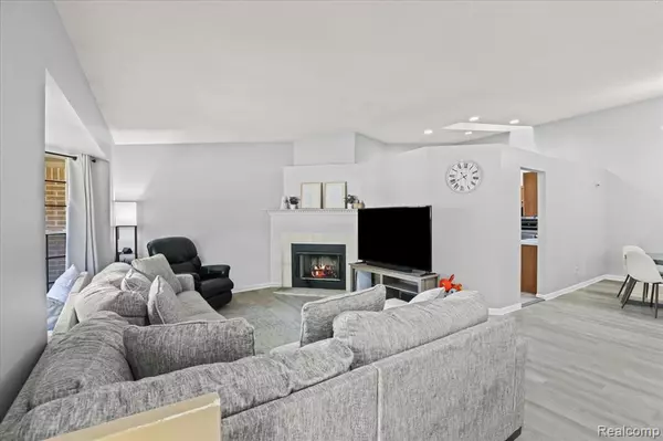 Farmington Hills, MI 48331,29485 Beau Ridge