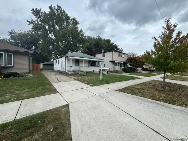 Saint Clair Shores, MI 48082,23541 Elmira Street