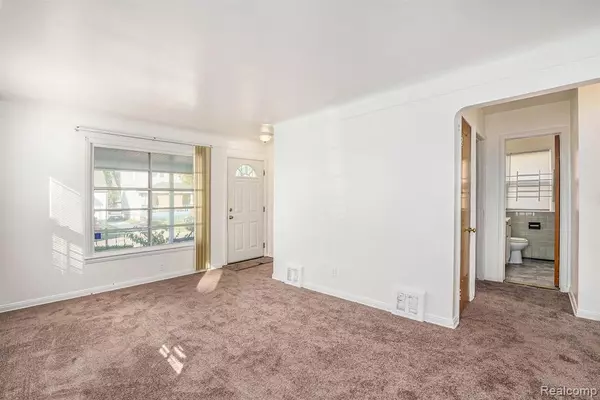 Detroit, MI 48204,8114 Roselawn Street