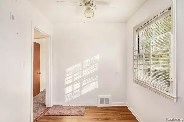 Detroit, MI 48204,8114 Roselawn Street