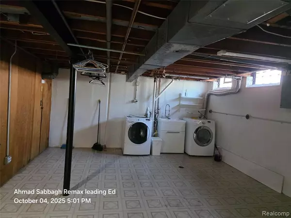 Dearborn Heights, MI 48127,20548 River Oaks Drive