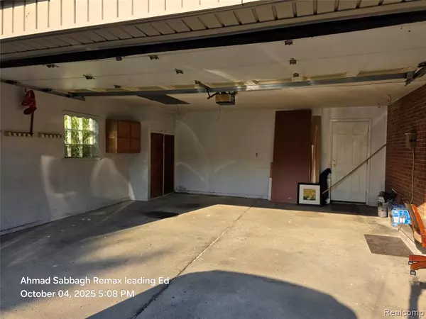 Dearborn Heights, MI 48127,20548 River Oaks Drive