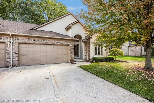 47158 Hunters Chase Drive, Macomb, MI 48042