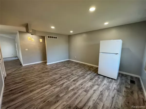 Sterling Heights, MI 48313,43005 FREEPORT Drive