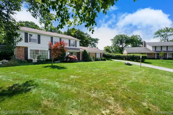 Bloomfield Hills, MI 48304,2377 Williamstown Court