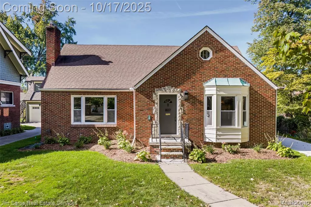 Grosse Pointe Park, MI 48230,807 Barrington