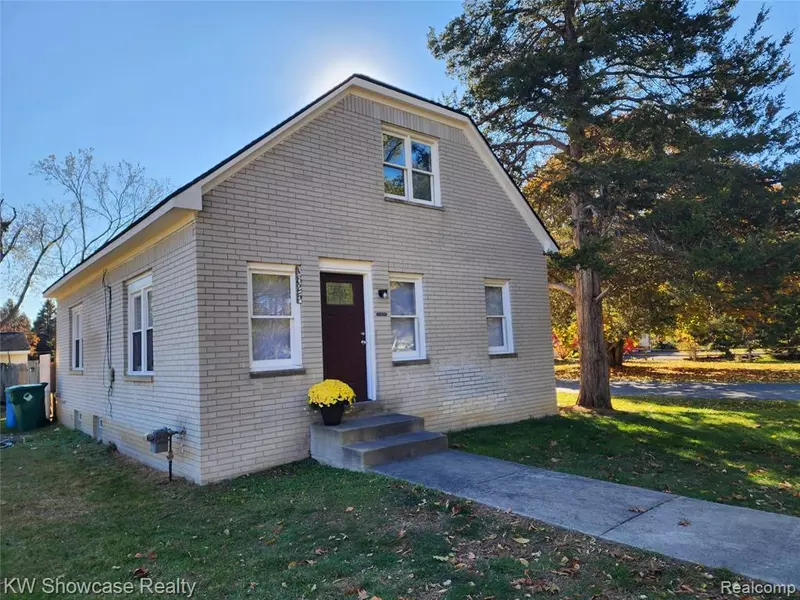 1825 Bass Lake Road, Commerce Twp, MI 48382