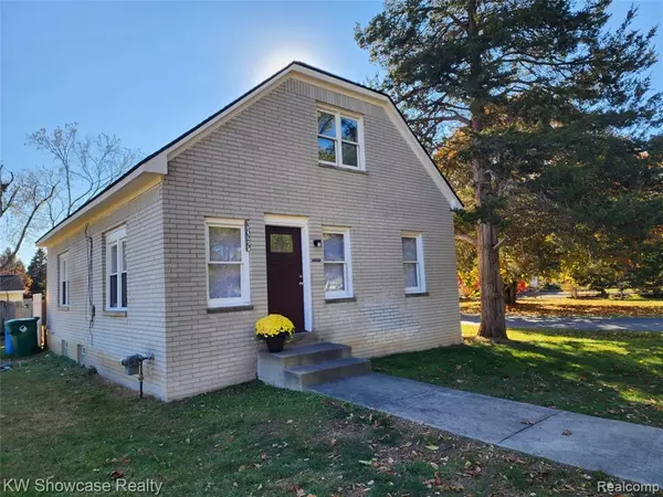 1825 Bass Lake Road, Commerce Twp, MI 48382