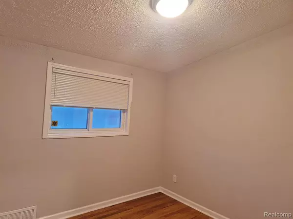 Pontiac, MI 48342,1271 FEATHERSTONE Road