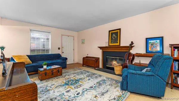 Ann Arbor, MI 48108,3057 Forest Creek Court