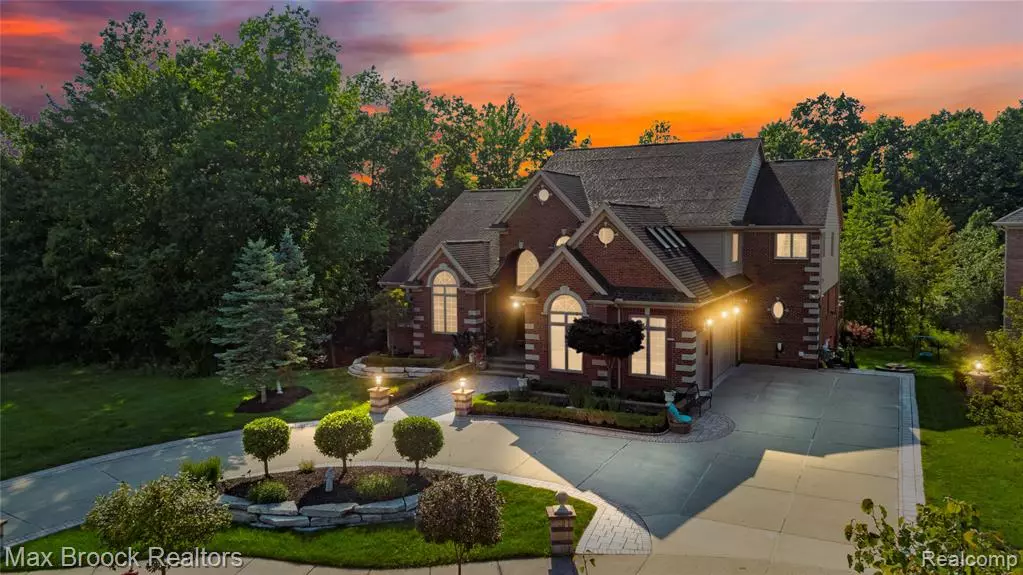 5679 Branford Drive, West Bloomfield, MI