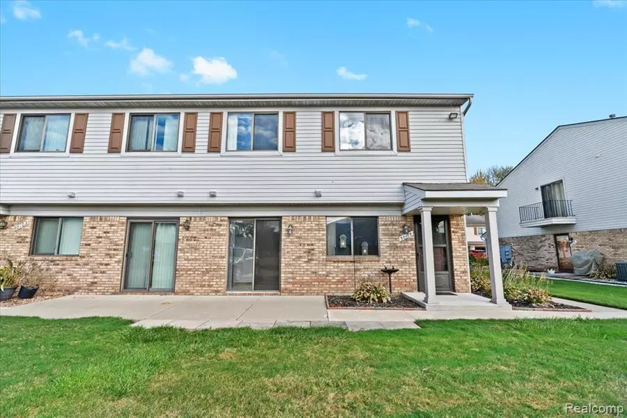 50105 N Jimmy Court, New Baltimore, MI 48047