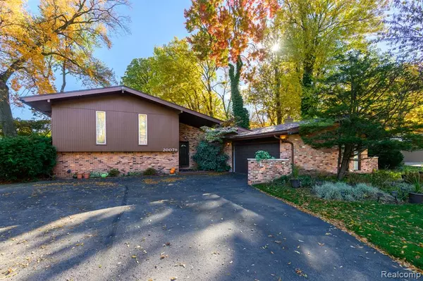 Southfield, MI 48076,20079 Forestwood Street