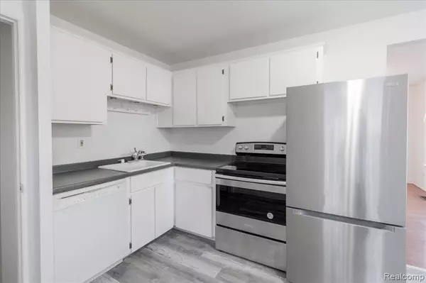 Pontiac, MI 48340,37 W Brooklyn Avenue