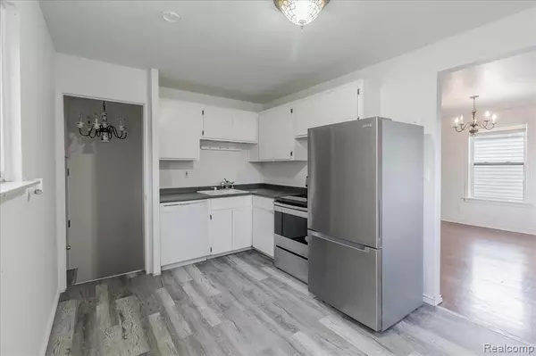 Pontiac, MI 48340,37 W Brooklyn Avenue