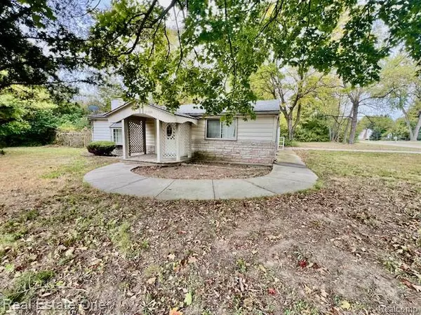 Farmington Hills, MI 48336,25323 ORCHARD LAKE  ROAD