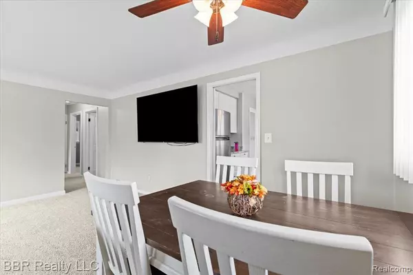 Trenton, MI 48183,3236 S Margarette Court