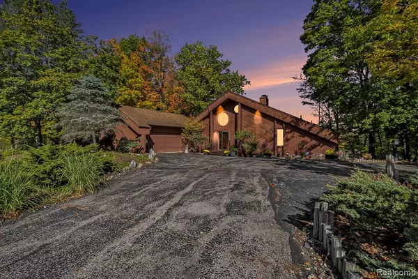 Flushing, MI 48433,7372 River Road