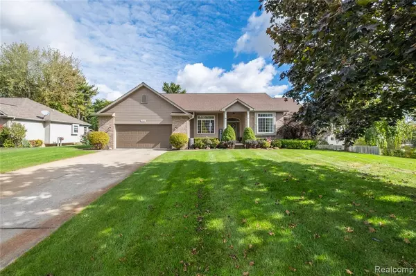 Fenton, MI 48430,2410 Torrey Grove Court