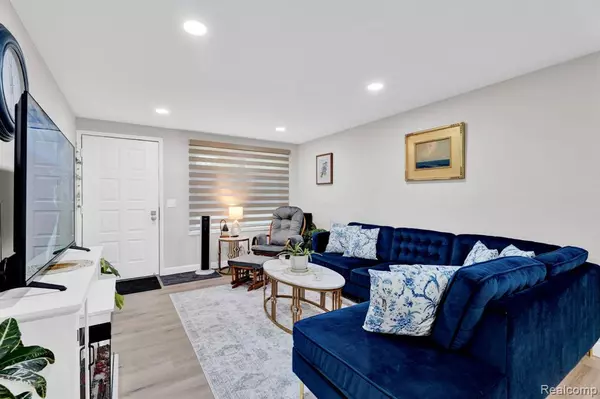 Rochester Hills, MI 48309,6 Roanoke Lane