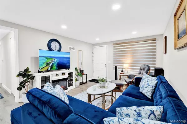 Rochester Hills, MI 48309,6 Roanoke Lane