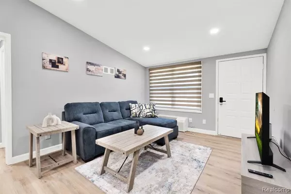 Rochester Hills, MI 48309,6 Roanoke Lane