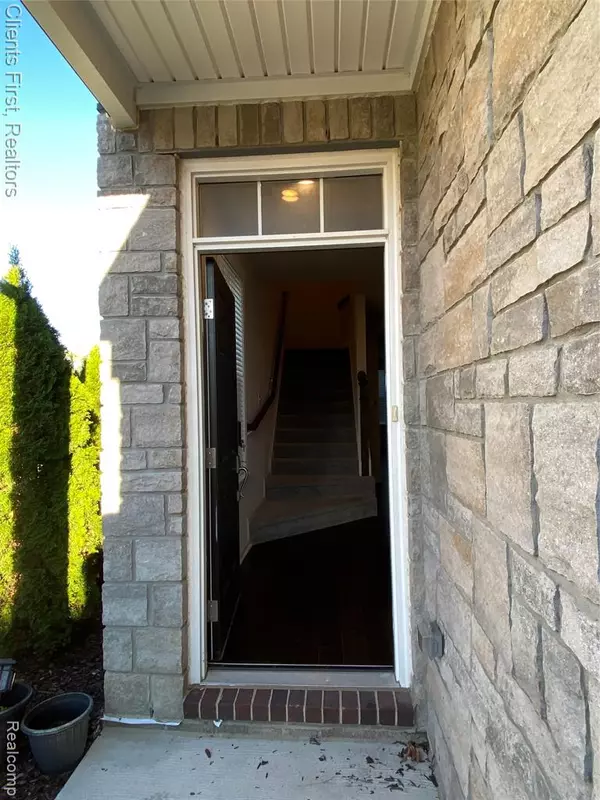 Novi, MI,22490 Woodbridge Lane