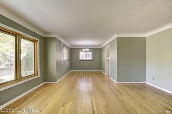 Beverly Hills, MI 48025,31160 E Rutland Street