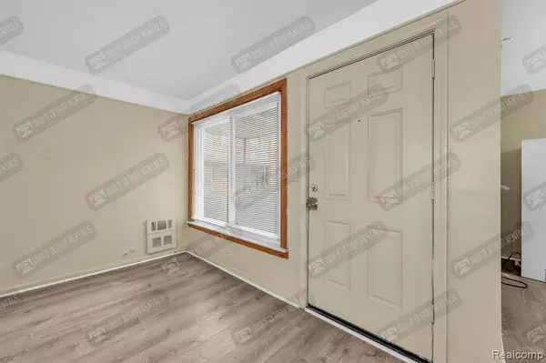 Detroit, MI 48235,16721 Greenfield #5 Road