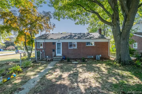 Redford, MI 48240,26610 W 6 Mile Road