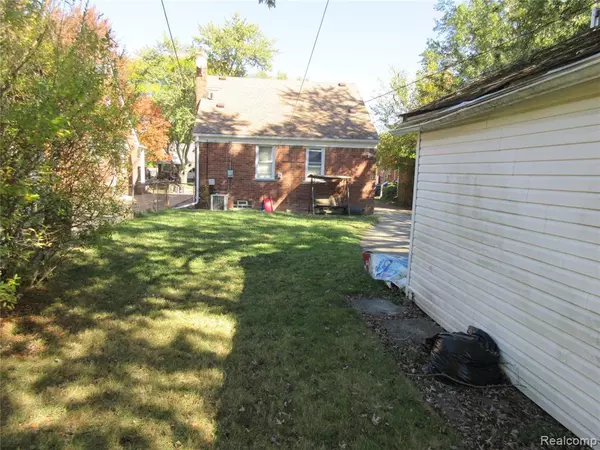 Harper Woods, MI 48225,19926 Damman Street