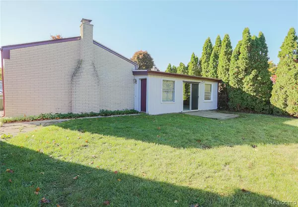 Sterling Heights, MI 48313,14941 Loyola Drive