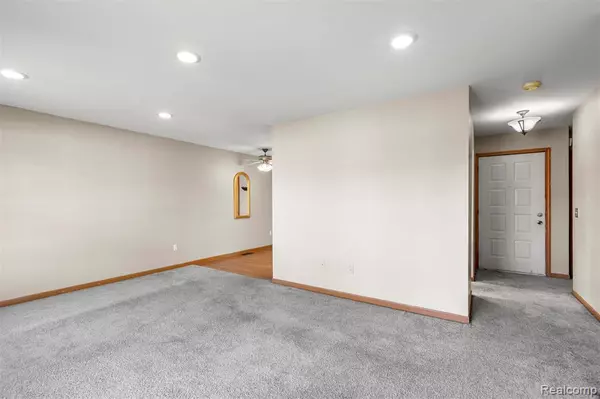 Warren, MI 48091,5419 DUKE CT