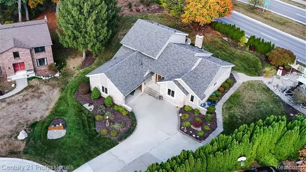 Rochester Hills, MI 48309,1008 Hidden Lane Lane