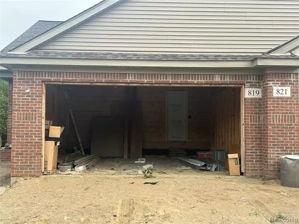 819 Chelsea Ridge Court, Howell, MI 48843