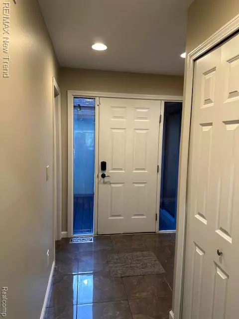 West Bloomfield, MI,7391 Radcliff Dr