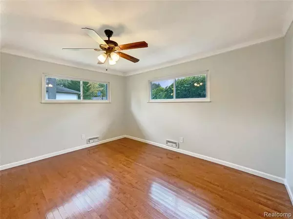 Farmington Hills, MI 48334,26333 Springfield Drive